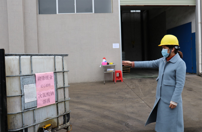 疫情来临快速响应，，，，，，，捐赠消毒液等医疗物资