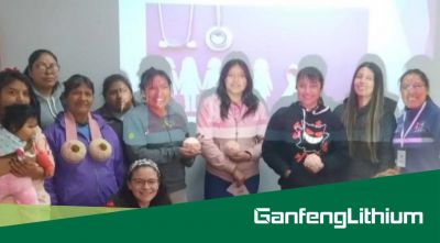 天下乳腺癌防治月：关注女性康健，，，，，，共筑粉红防地